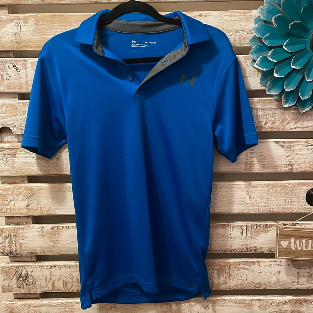 🔥🔥 (3/$20) 
Under Armor Size XS Loose Collar Sport Shirt